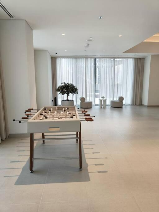 بيت للعطل Burj View - 10 Minutes Walk Dream Lux Designer 3bd *