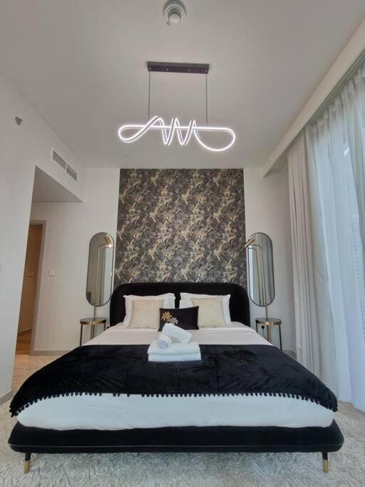Burj View - 10 Minutes Walk Dream Lux Designer 3bd دبي