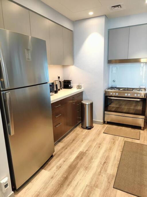 بيت للعطل Burj View - 10 Minutes Walk Dream Lux Designer 3bd