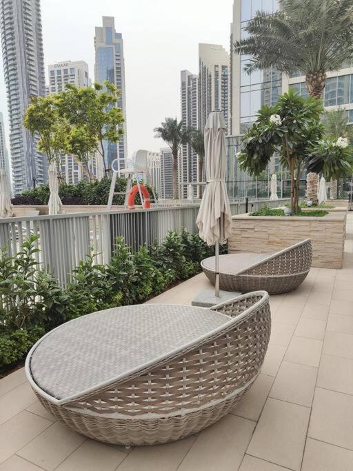 بيت للعطل Burj View - 10 Minutes Walk Dream Lux Designer 3bd دبي