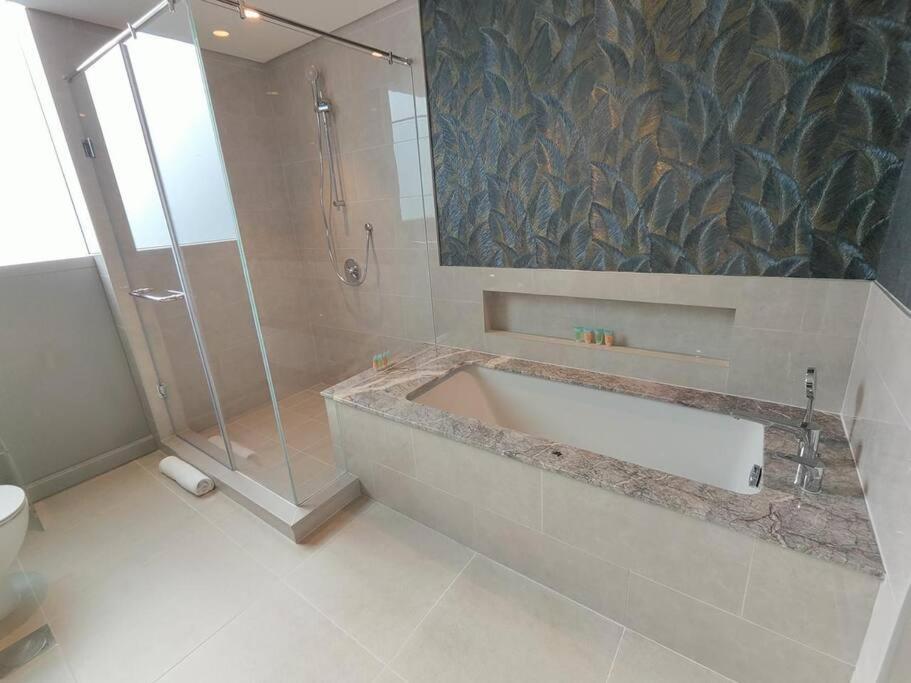 Будинок відпочинку Burj View - 10 Minutes Walk Dream Lux Designer 3bd