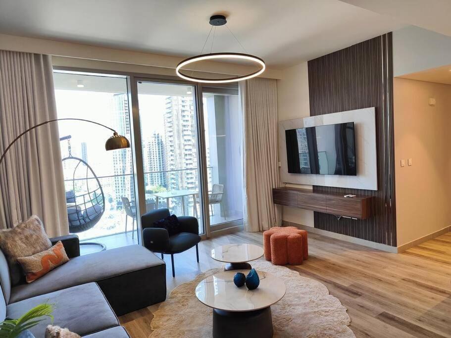 Будинок відпочинку Burj View - 10 Minutes Walk Dream Lux Designer 3bd Дубай